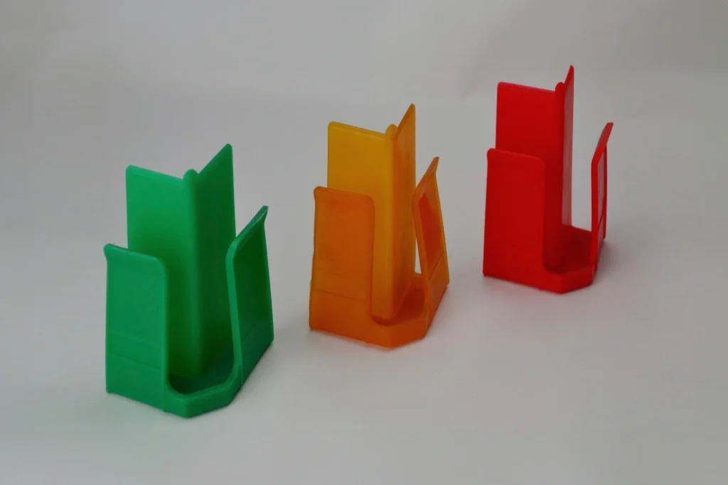 【自社製品】コーナーストッパー（その他・射出成形事例） - 株式会社タイセイ