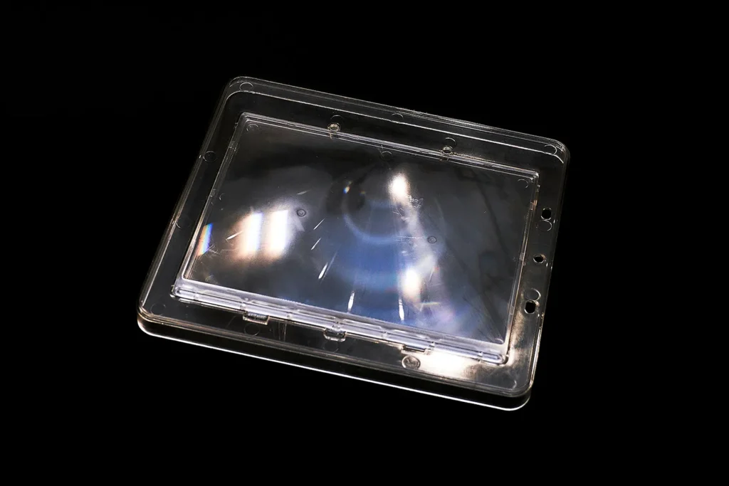 フレネルレンズ（航空機・射出成形事例） - 株式会社タイセイ