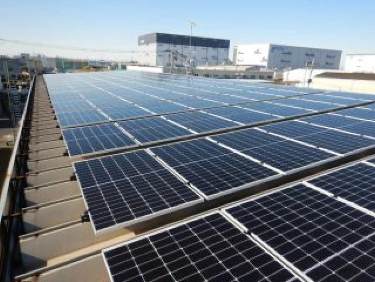 社屋ソーラーパネル