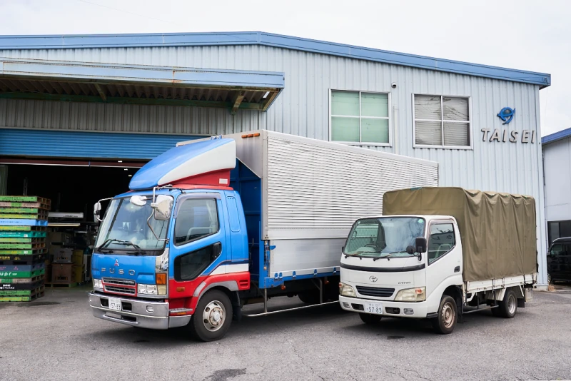 自社便積み込み風景