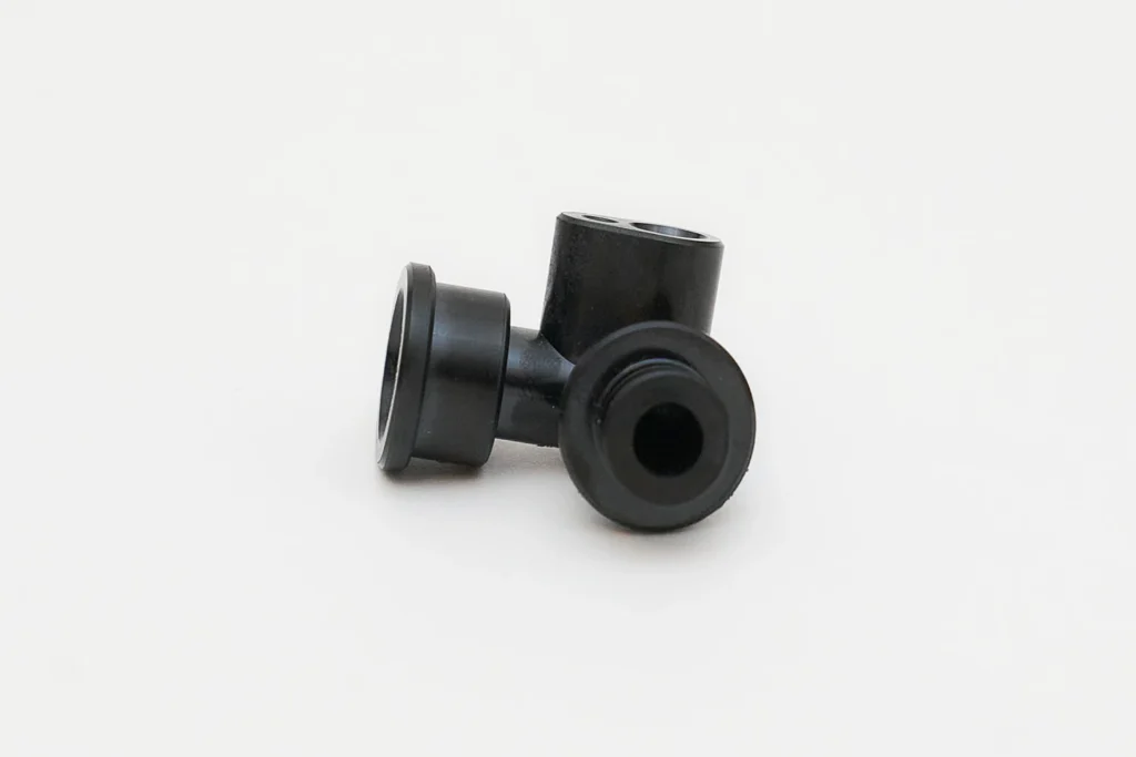 偏流継手（住宅設備・射出成形事例） - 株式会社タイセイ